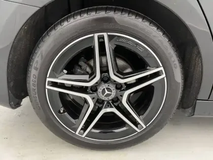 Photo 18 Mercedes Classe A  200 d 8G-DCT