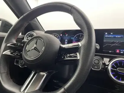 Photo 24 Mercedes Classe A  200 d 8G-DCT