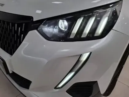 Photo 26 Peugeot 2008  PureTech 130 S&S EAT8