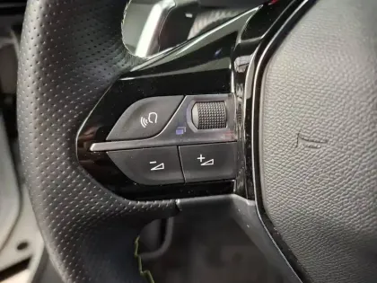 Photo 13 Peugeot 2008  PureTech 130 S&S EAT8