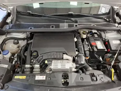 Photo 25 Peugeot 2008  PureTech 130 S&S EAT8