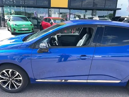 Photo 12 Renault Clio  E-Tech full hybrid 145