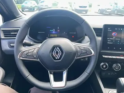 Photo 38 Renault Clio  E-Tech full hybrid 145