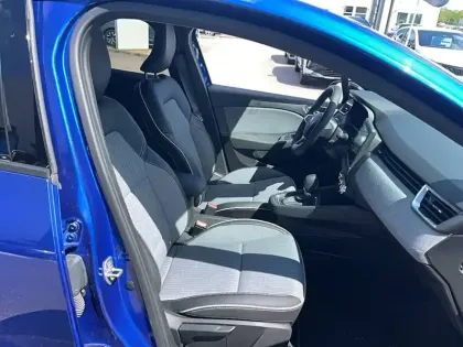 Photo 44 Renault Clio  E-Tech full hybrid 145
