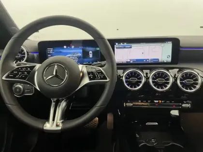 Photo 35 Mercedes Classe A  180 d 8G-DCT