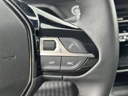 Photo 19 Peugeot 208  Electrique 50 kWh 136ch