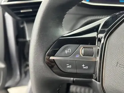 Photo 18 Peugeot 208  Electrique 50 kWh 136ch