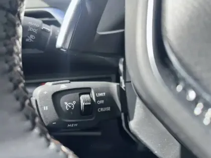 Photo 17 Peugeot 3008  Hybrid 225 e-EAT8