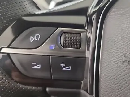 Photo 51 Peugeot 3008  Hybrid 225 e-EAT8