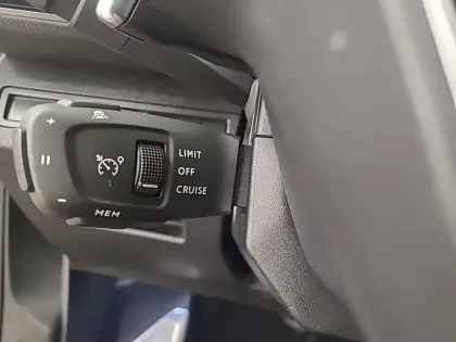 Photo 52 Peugeot 3008  Hybrid 225 e-EAT8