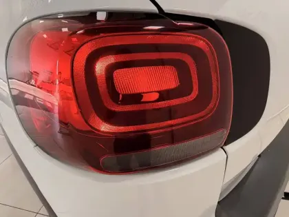 Photo 13 Citroën C3 Aircross  PureTech 110 S&S BVM6