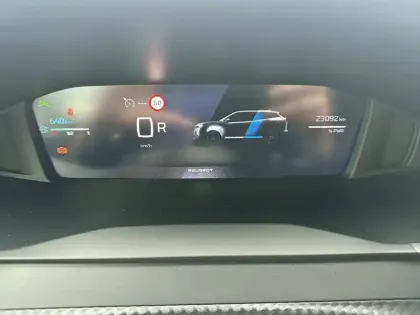 Photo 21 Peugeot 2008  Hybrid 136 e-DCS6