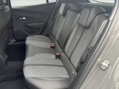 Photo 11 Peugeot 2008  Hybrid 136 e-DCS6