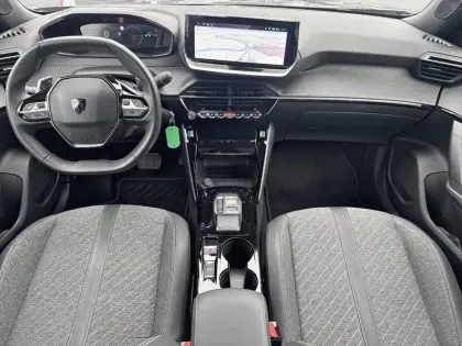 Photo 7 Peugeot 2008  Hybrid 136 e-DCS6
