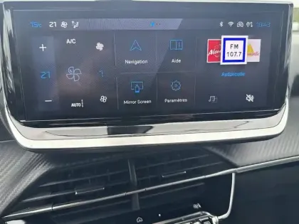 Photo 18 Peugeot 2008  Hybrid 136 e-DCS6