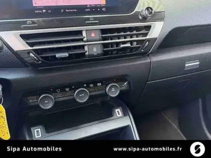 Photo 18 Citroën C4 e- 136 ch Automatique