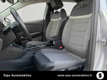 Photo 8 Citroën C4 e- 136 ch Automatique