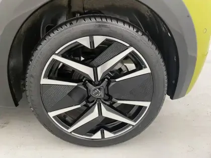 Photo 15 Peugeot 208  PureTech 100 S&S BVM6