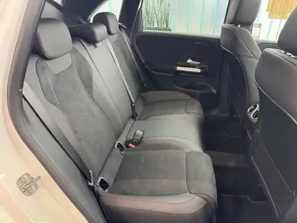 Photo 11 Mercedes Classe B  250 e Hybrid EQ 8G-DCT