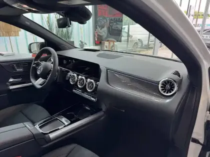 Photo 8 Mercedes Classe B  250 e Hybrid EQ 8G-DCT