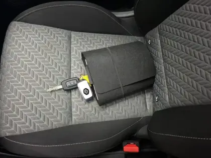Photo 38 Renault Clio  E-Tech full hybrid 145