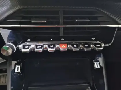 Photo 24 Peugeot 2008  PureTech 130 S&S EAT8
