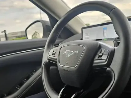 Photo 13 Ford Mustang  MACH-E STANDARD RANGE 72,6 KWH 269