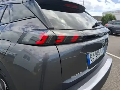 Photo 16 Peugeot 2008  PureTech 130 S&S EAT8