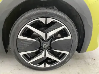 Photo 17 Peugeot 208  PureTech 100 S&S BVM6
