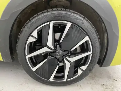 Photo 17 Peugeot 208  PureTech 100 S&S BVM6