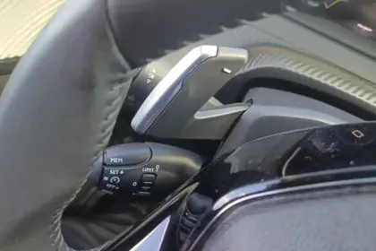 Photo 50 Peugeot 208  Hybrid 100 e-DCS6