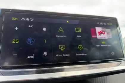 Photo 16 Peugeot 208  Hybrid 100 e-DCS6