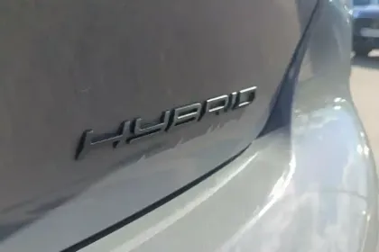 Photo 57 Peugeot 208  Hybrid 100 e-DCS6