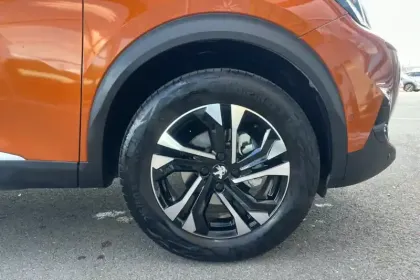Photo 13 Peugeot 2008  PureTech 130 S&S EAT8
