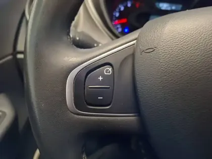 Photo 18 Renault Captur  dCi 90 Energy EDC