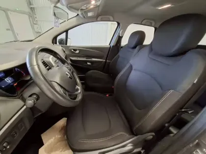 Photo 25 Renault Captur  dCi 90 Energy EDC