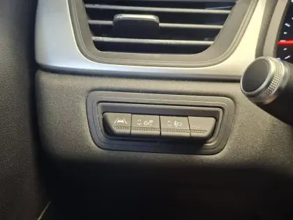 Photo 36 Renault Captur  TCe 90 - 21