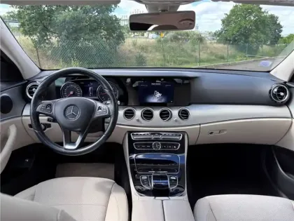 Photo 48 Mercedes Classe E 200 D 9G-TRONIC