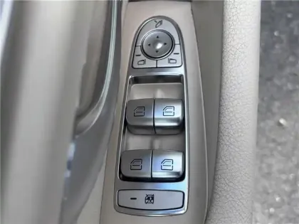 Photo 54 Mercedes Classe E 200 D 9G-TRONIC