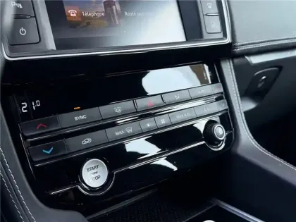 Photo 26 Jaguar F-Pace V6 3.0 D - 300 CH AWD BVA8