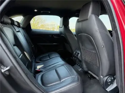Photo 33 Jaguar F-Pace V6 3.0 D - 300 CH AWD BVA8