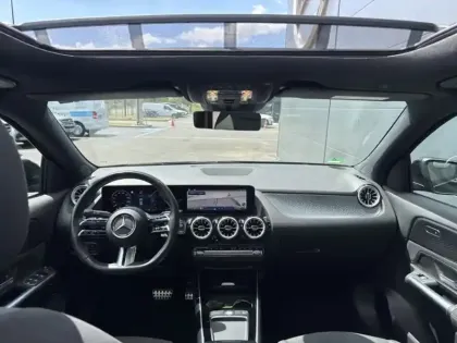 Photo 10 Mercedes GLA 200 d AMG Line