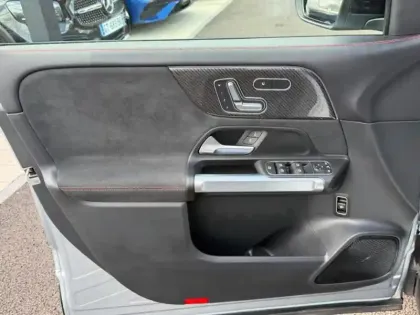 Photo 33 Mercedes GLB  200 d AMG Line
