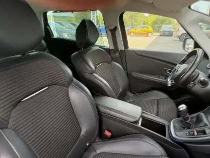 Photo 16 Renault Grand Scenic (4) Intens TCe 140 FAP