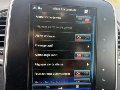 Photo 30 Renault Grand Scenic (4) Intens TCe 140 FAP