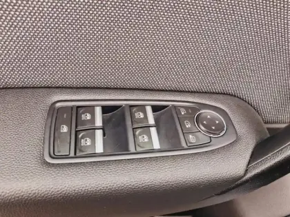Photo 10 Renault Captur  1.6 E-Tech full hybrid 145ch Techno