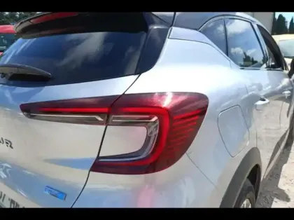 Photo 13 Renault Captur  1.6 E-Tech hybride 145ch Techno