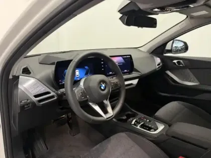 Photo 5 BMW Serie 1 Série 1 120A 170ch M Sport Design DKG7