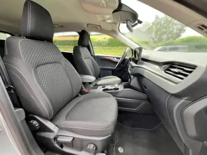 Photo 10 Ford Kuga  2.5 Duratec 180ch Hybrid FlexiFuel Titanium Powershift