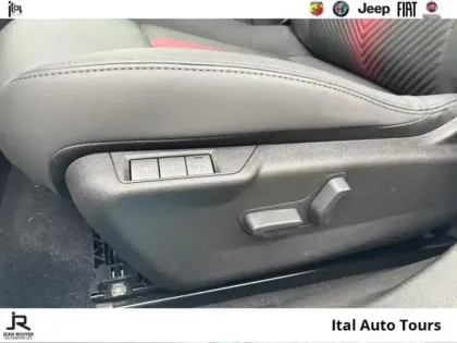 Photo 11 Alfa Romeo Junior  Ibrida Speciale e-DCT6